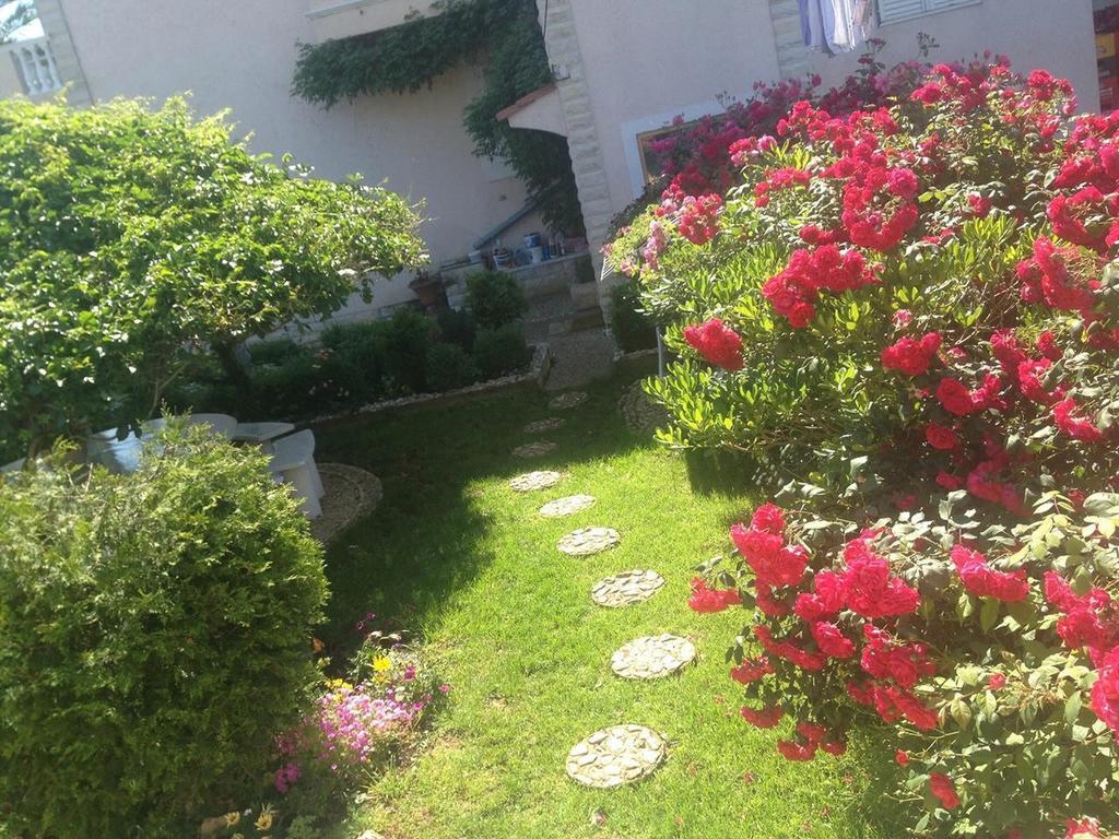 Apartments Esperanza Pašman Buitenkant foto