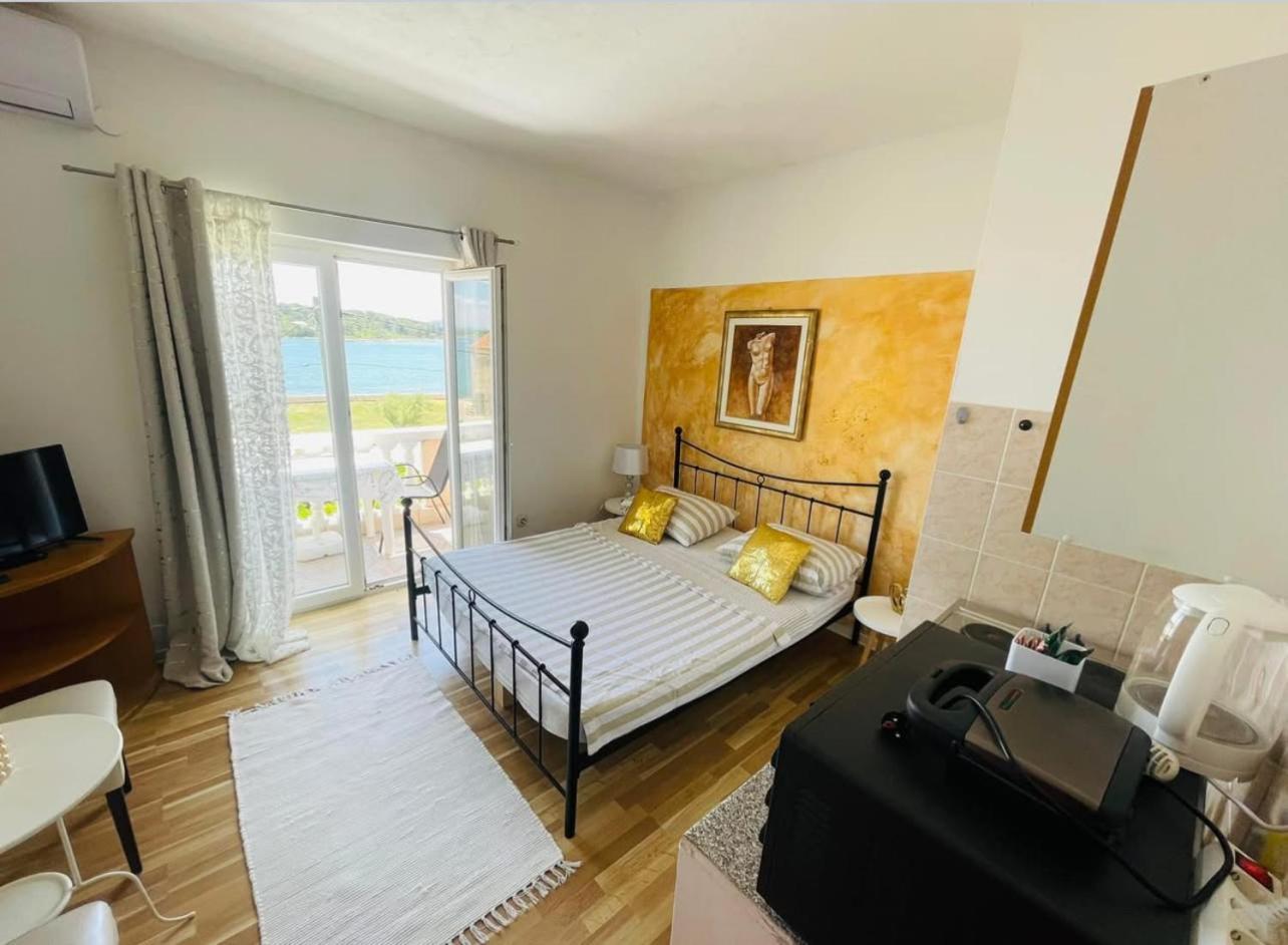 Apartments Esperanza Pašman Buitenkant foto